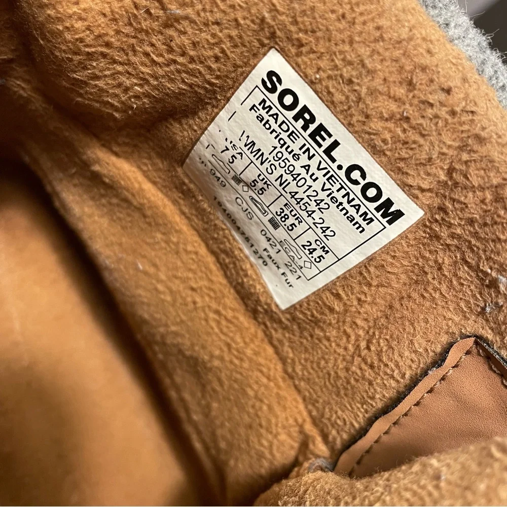 SOREL Women’s Explorer II Carnivel Felt Boot Waterproof Camel Gray Winter Snow